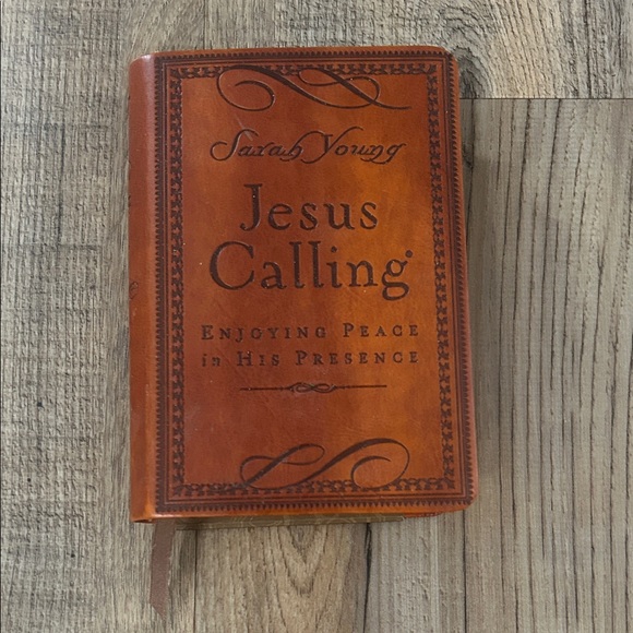NWT- Brown Leather 'Jesus Calling' Book - Picture 1 of 4